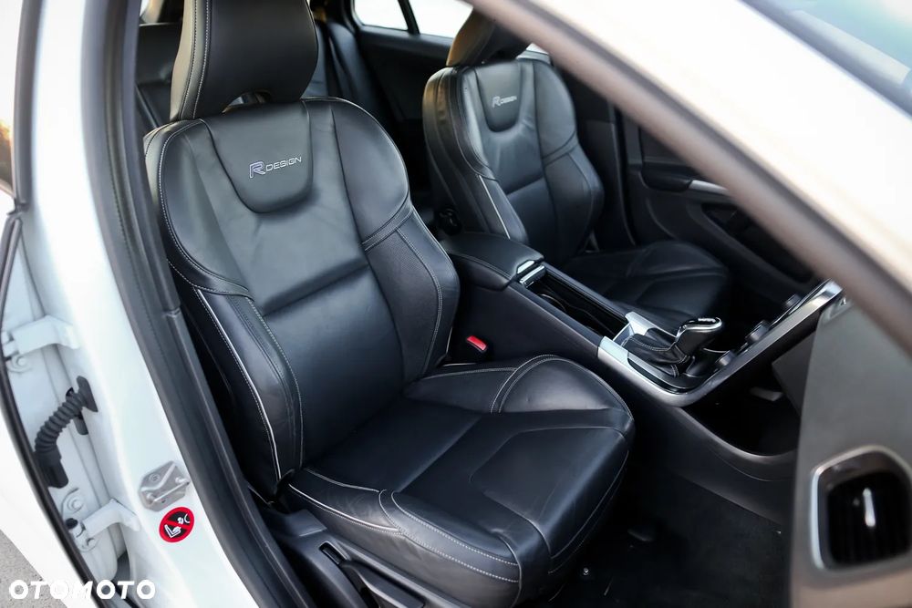 Volvo V60 D3 Geartronic RDesign - 28