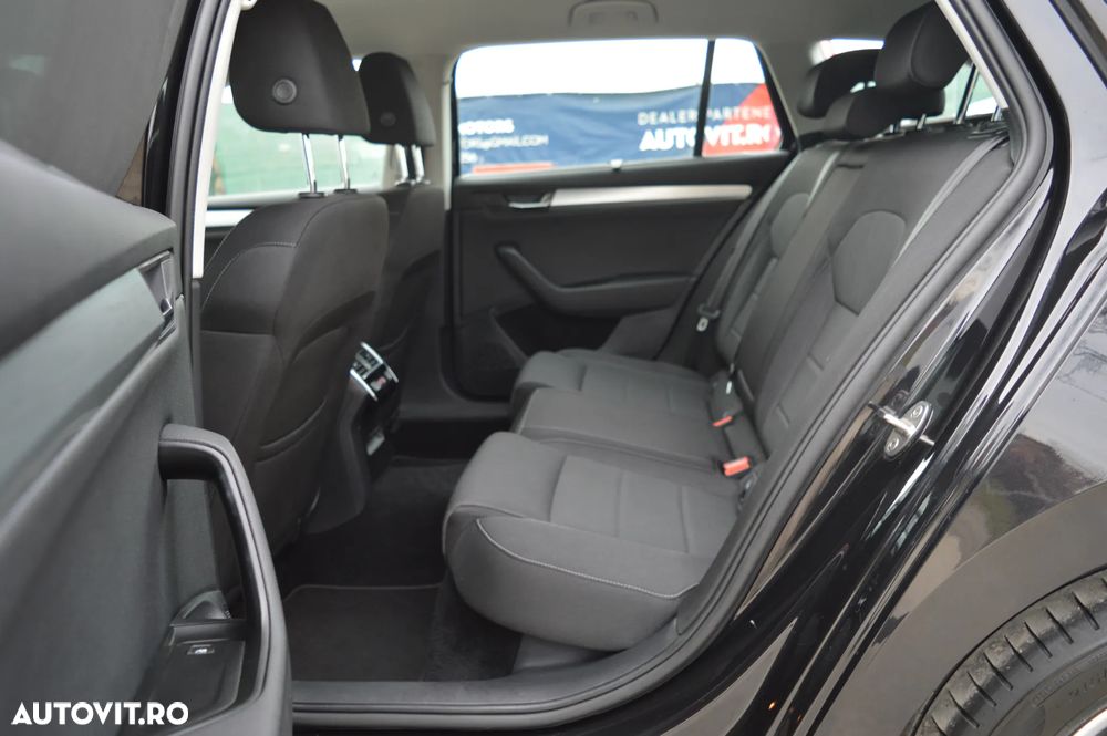 Skoda Superb 2.0 TDI DSG Ambition - 31