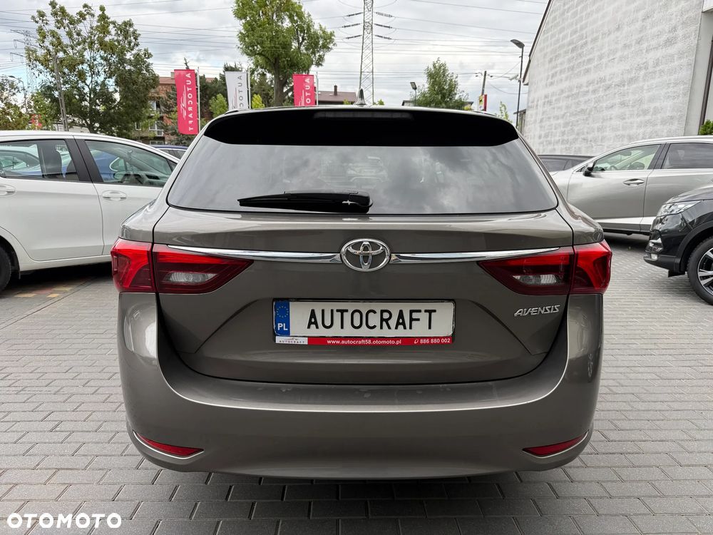 Toyota Avensis 1.8 Premium MS - 25