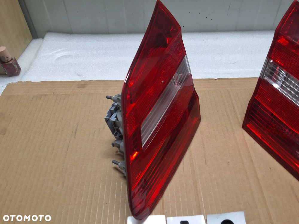 MERCEDES B-KLASA W246 LAMPY TYLNEJ KLAPY BAGAŻNIKA LEWA PRAWA  A2468200864 A2468200764 - 12
