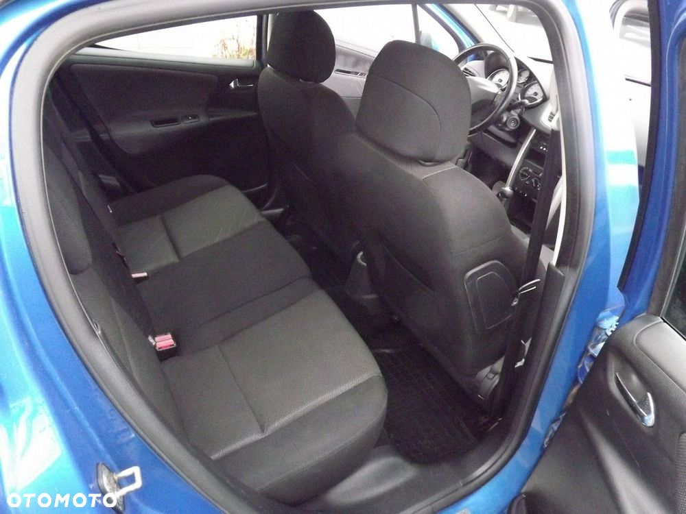 Peugeot 207 - 12