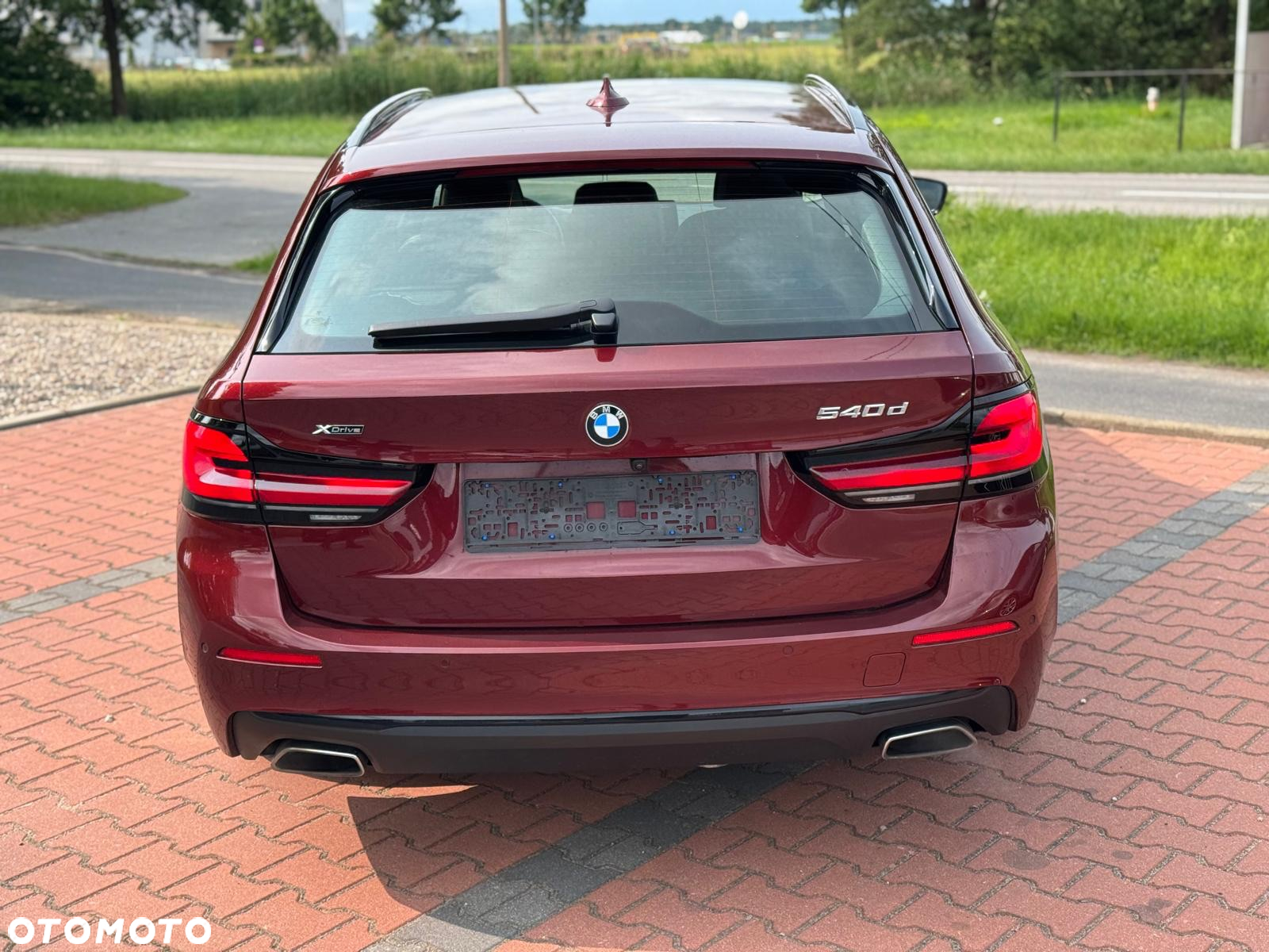 BMW Seria 5 540d xDrive Touring Luxury Line - 4