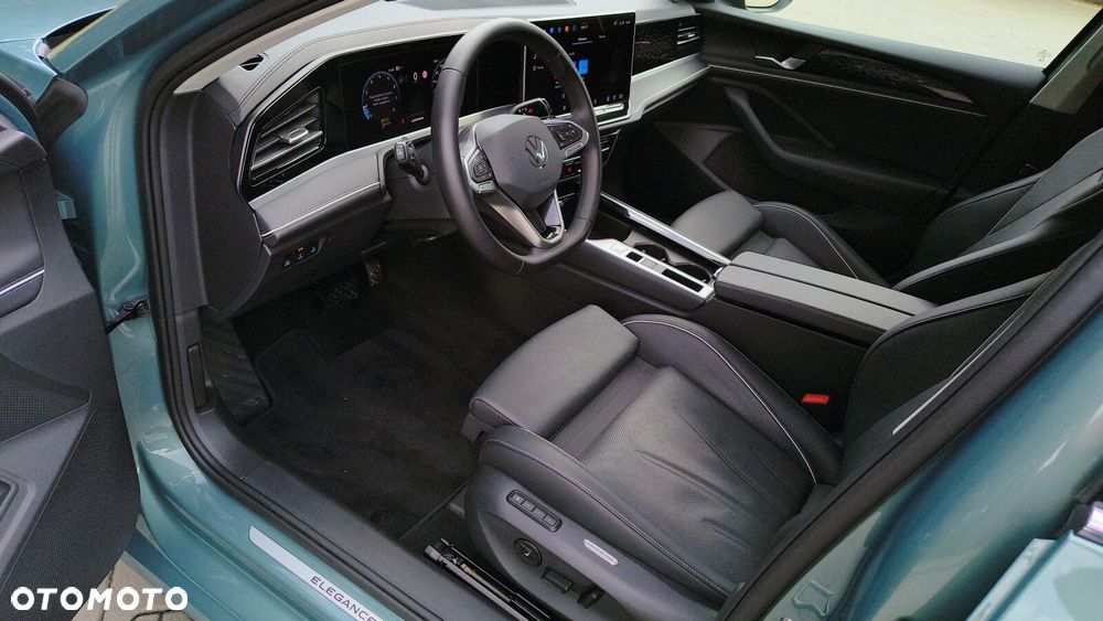 Volkswagen Passat - 11