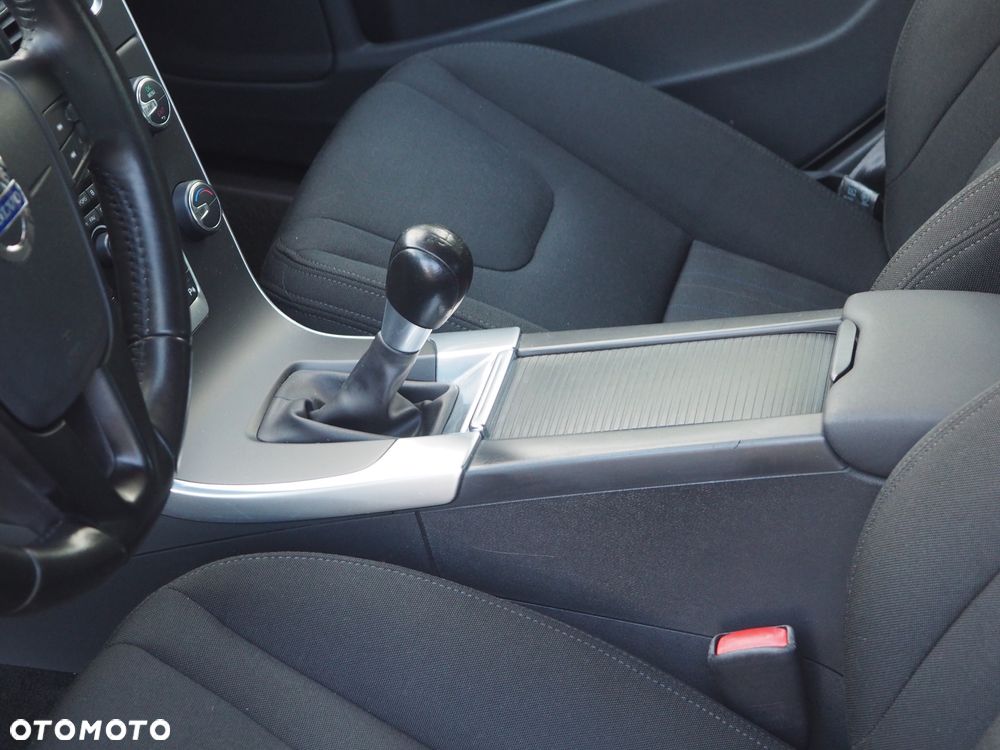 Volvo S60 D2 - 19