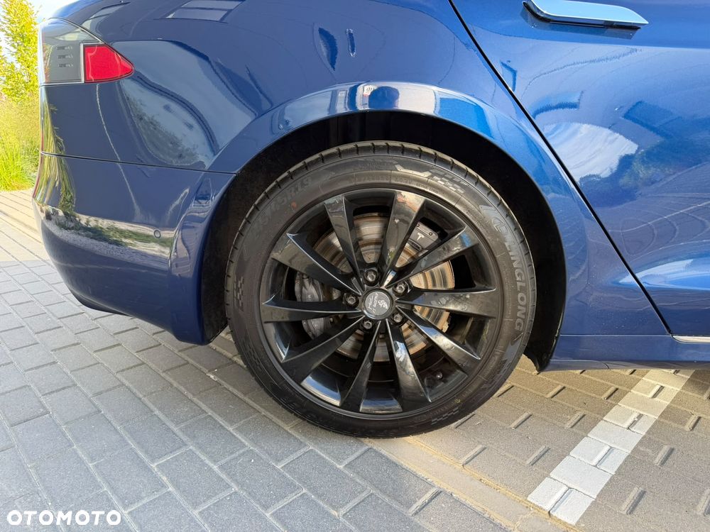 Tesla Model S - 13