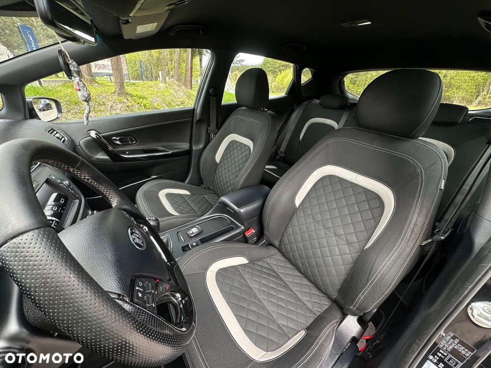 Kia Ceed 1.6 CRDi GT Line - 26