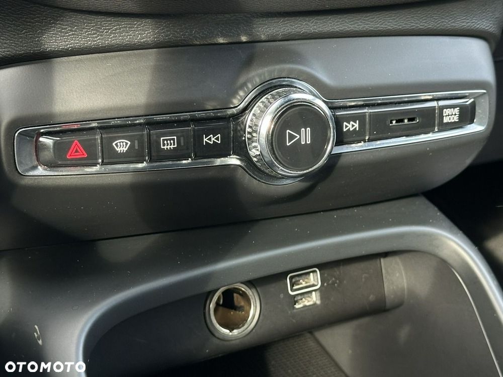 Volvo XC 40 - 24