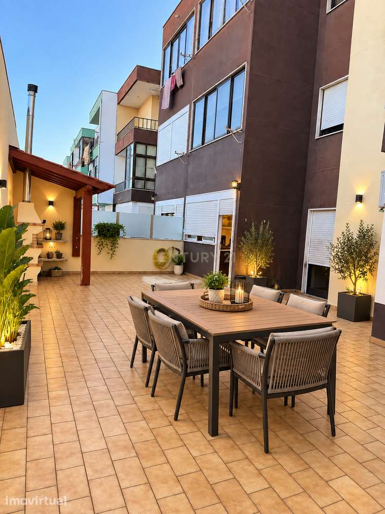 T2 com Terraço e Arrecadação | Porto Alto - Grande imagem: 2/21