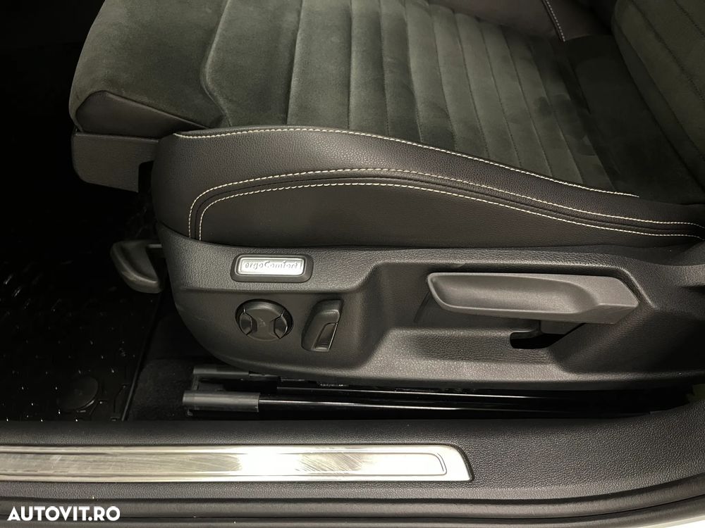 Volkswagen Passat 2.0 TDI DSG Highline - 23