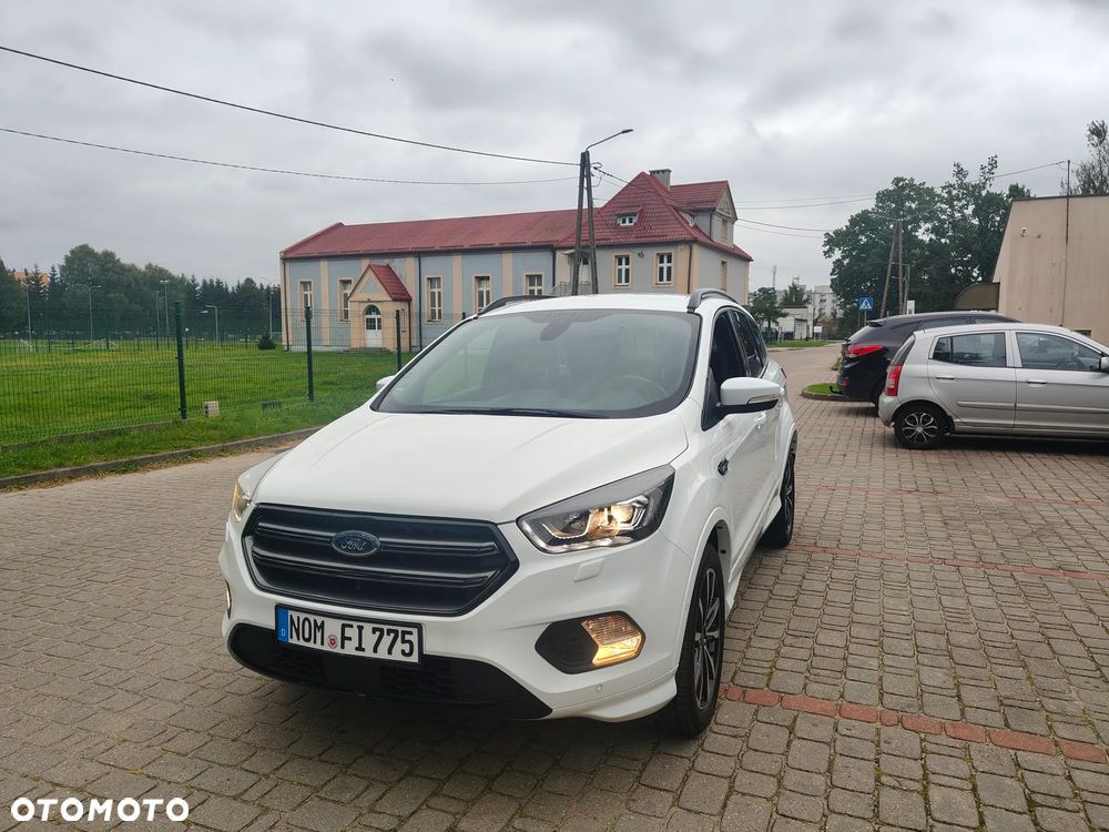 Ford Kuga 1.5 EcoBoost 2x4 ST-Line - 17