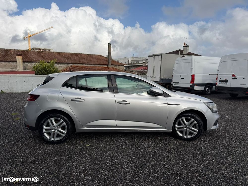 Renault Mégane 1.5 dCi Confort SS - 10