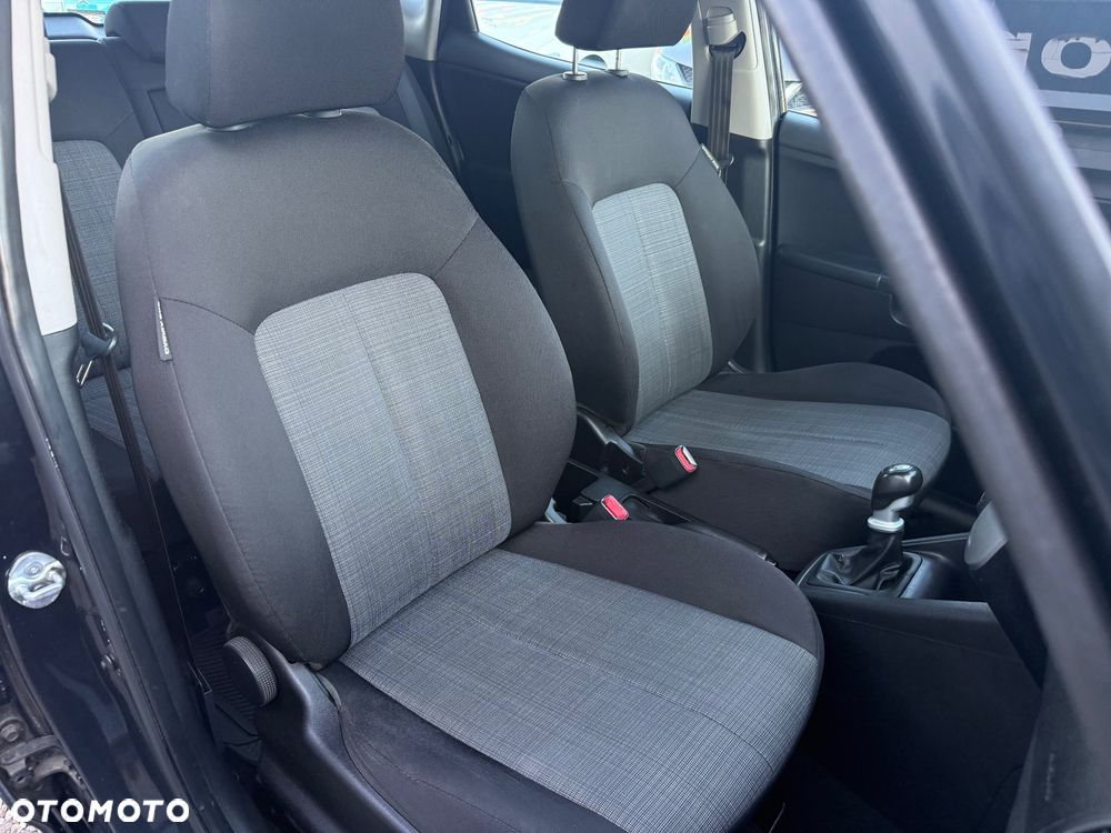 Kia Venga - 18