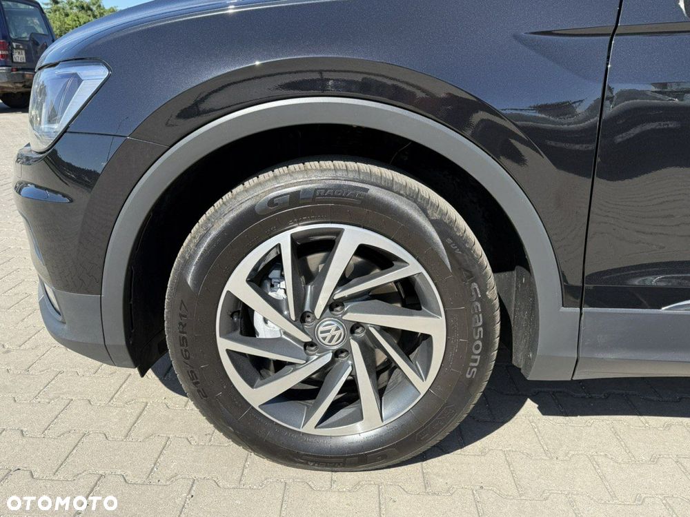 Volkswagen Tiguan - 11