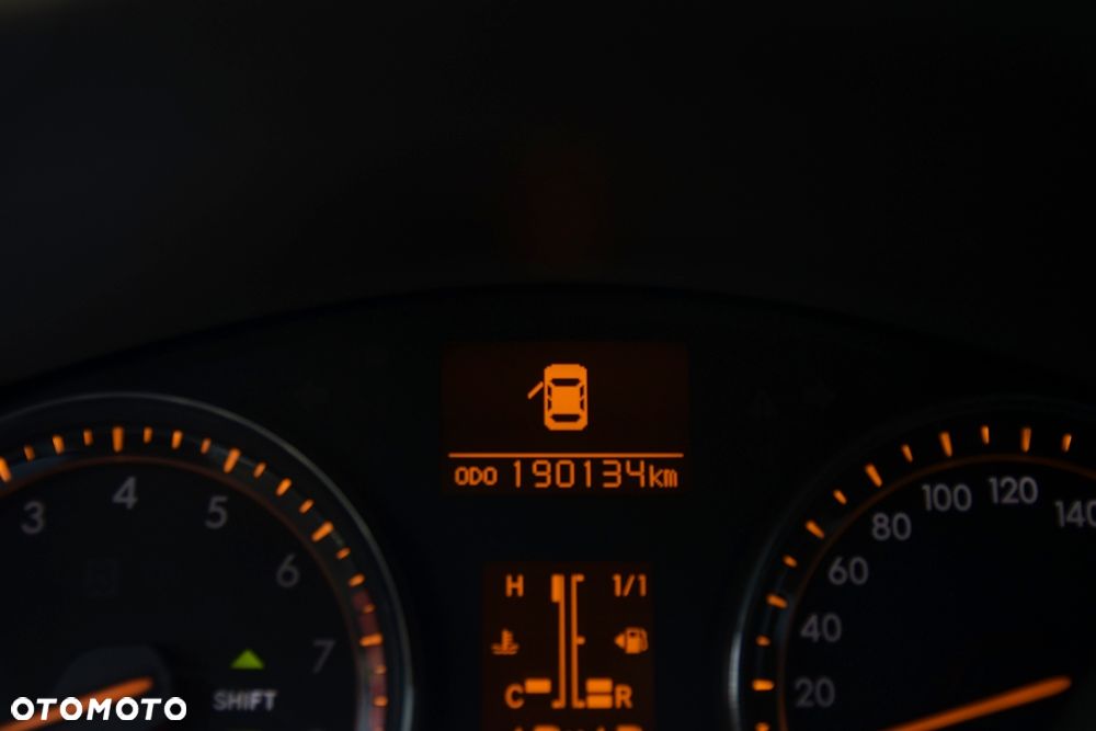 Toyota Avensis 1.8 Executive - 9