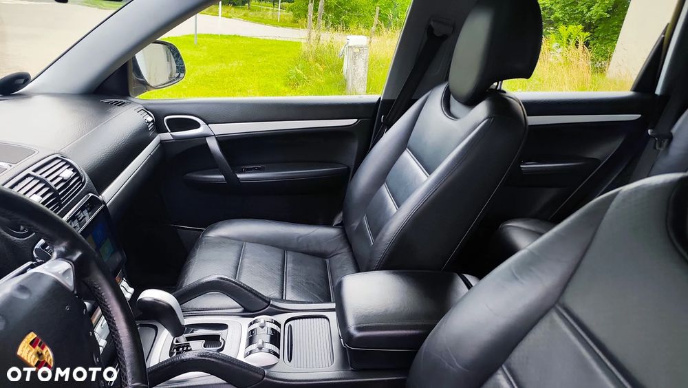 Porsche Cayenne - 9