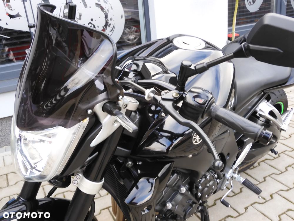 Yamaha FZ - 24