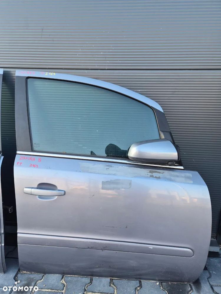 DRZWI KLAPA MASKA OPEL ZAFIRA II B - 37