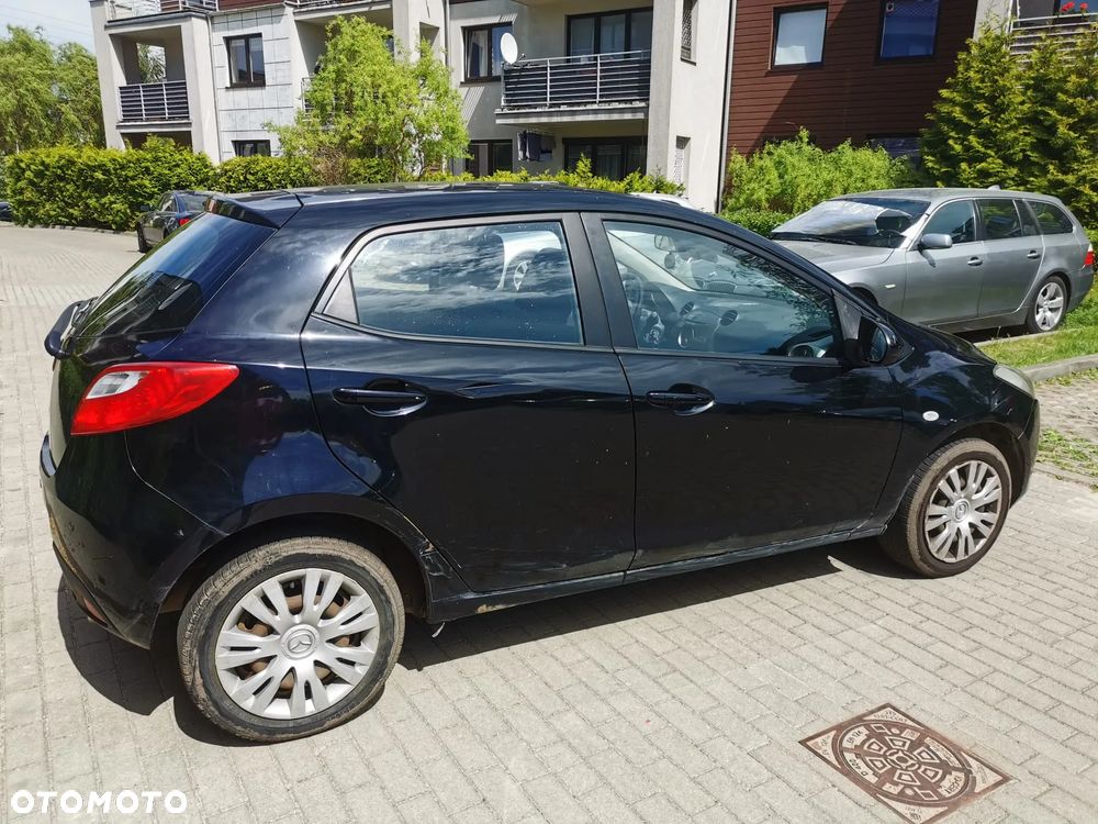 Mazda 2 - 6