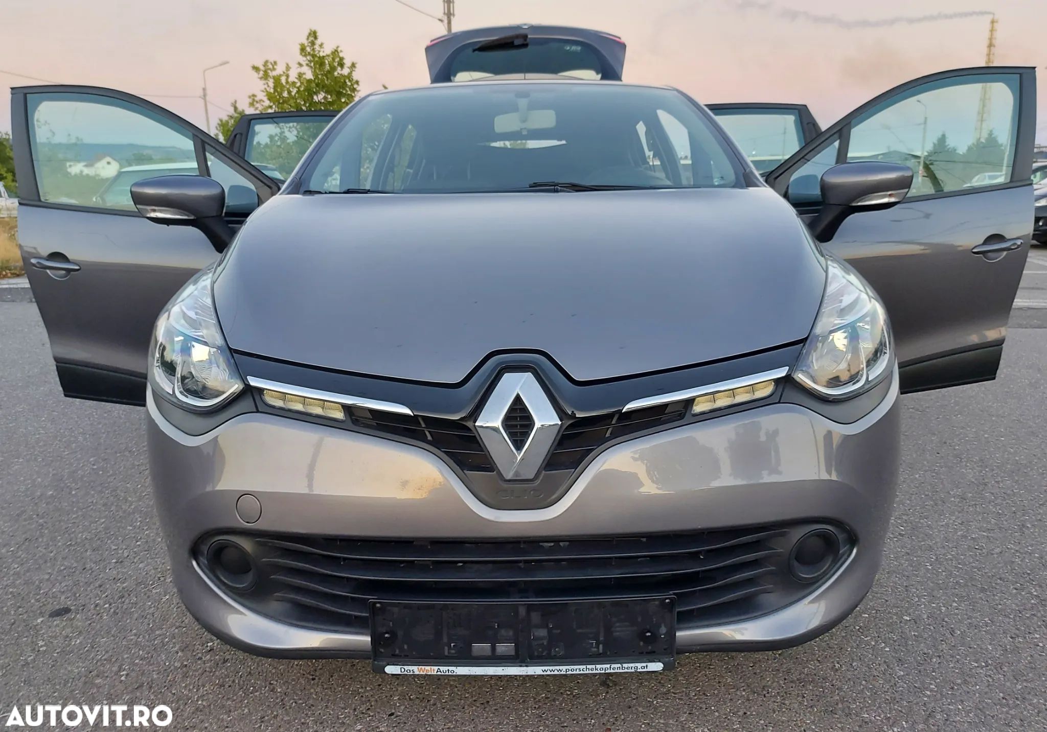 Renault Clio - 1