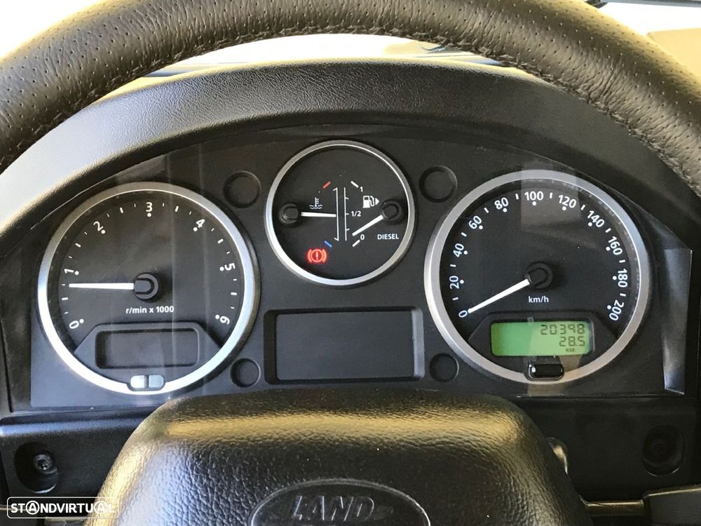 Land Rover Defender - 50