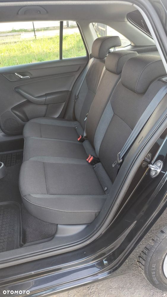 Skoda RAPID 1.6 TDI Ambition - 21