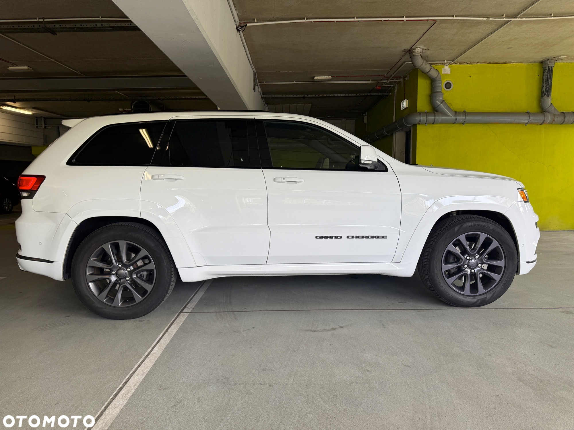 Jeep Grand Cherokee 5.7 V8 HEMI Overland Summit - 12