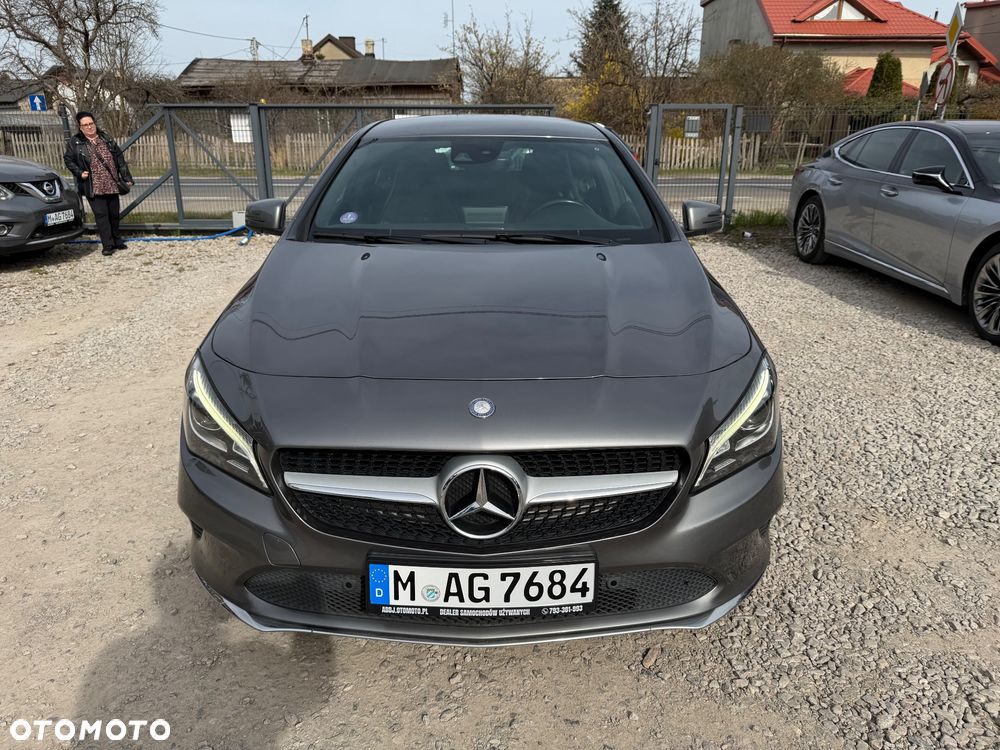 Mercedes-Benz CLA 180 Urban - 2