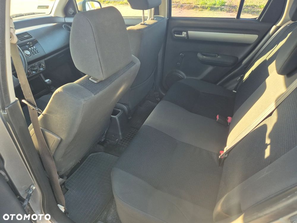 Suzuki Swift 1.3 JB Edition - 9