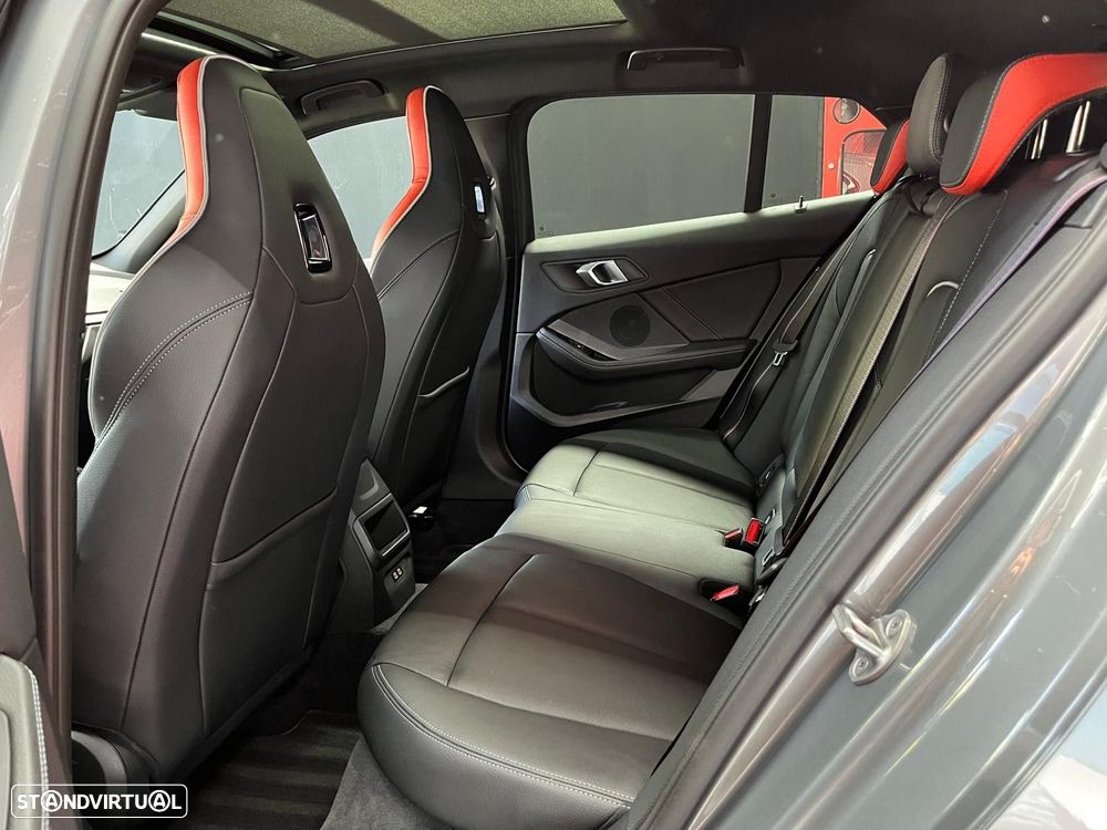BMW 116 d Pack 50 anos M Auto - 33