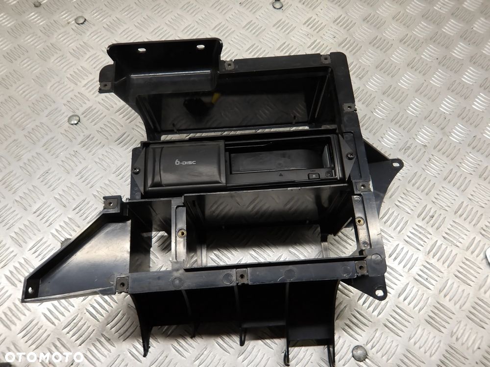 PASSAT B5 FL SEDAN 2.5 TDI 4MOTION ZMIENIARKA CD - 1