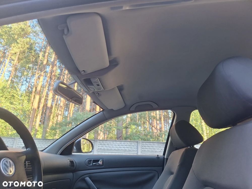 Volkswagen Passat 1.9 TDI Comfortline - 28