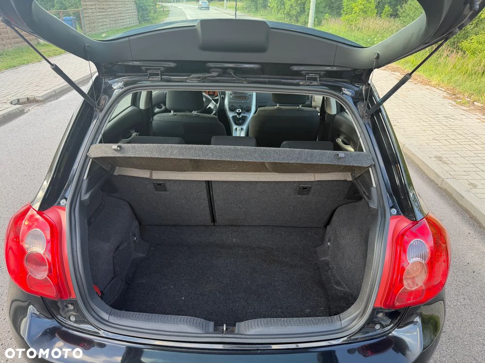 Toyota Auris 2.0 D-4D Sol - 11
