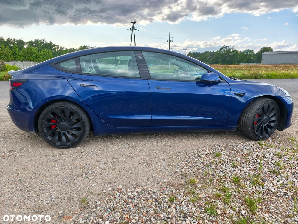 Tesla Model 3 - 3