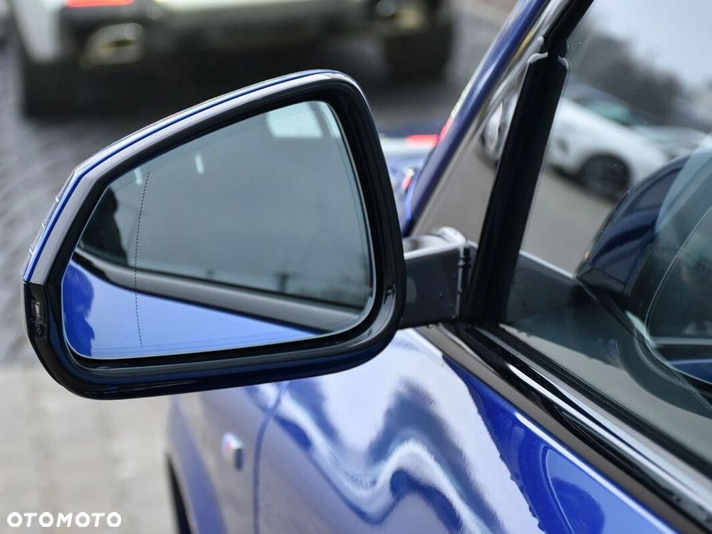 BMW iX2 eDrive20 66.5kWh M Sport Edition - 24