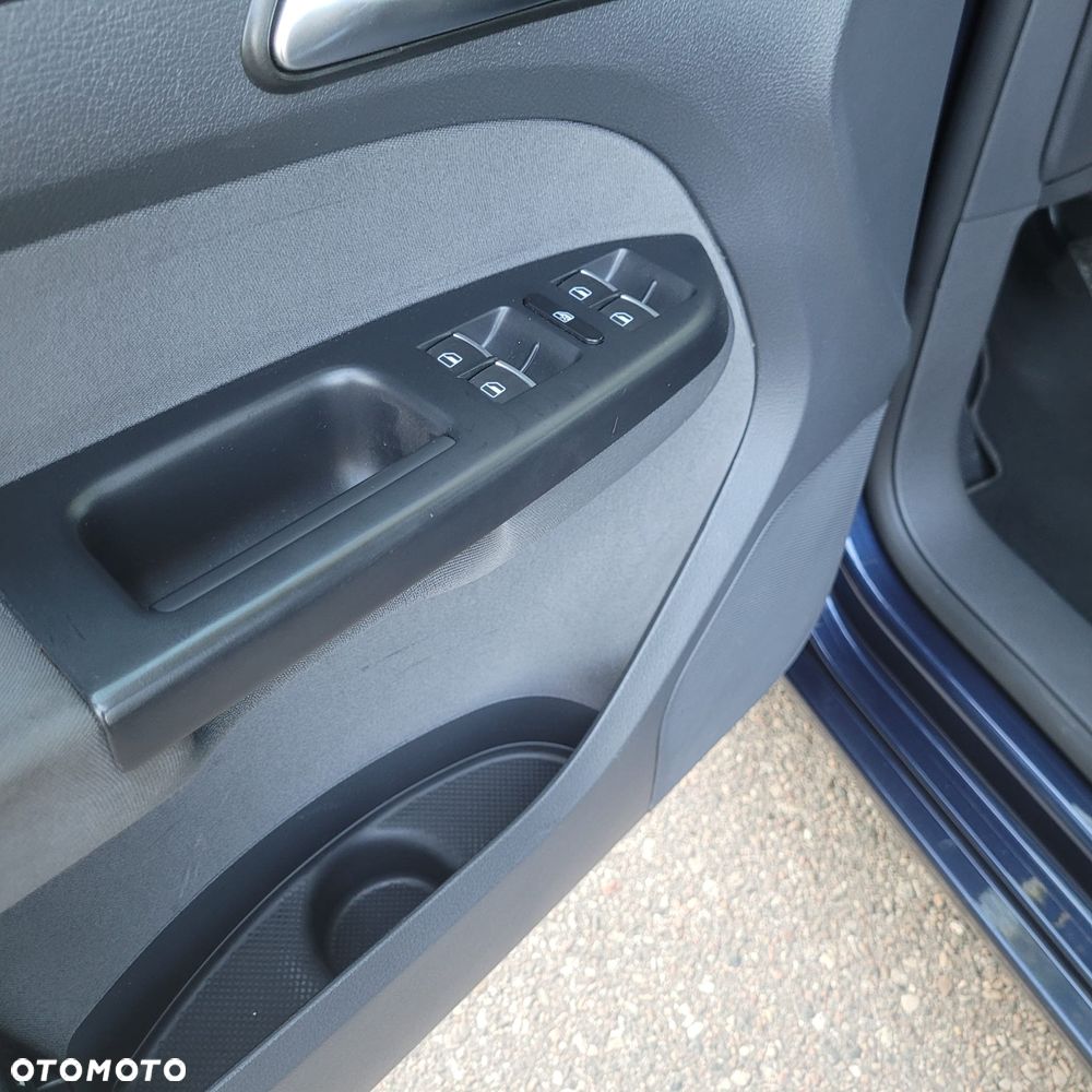 Volkswagen Touran 2.0 TDI DPF Comfortline - 29