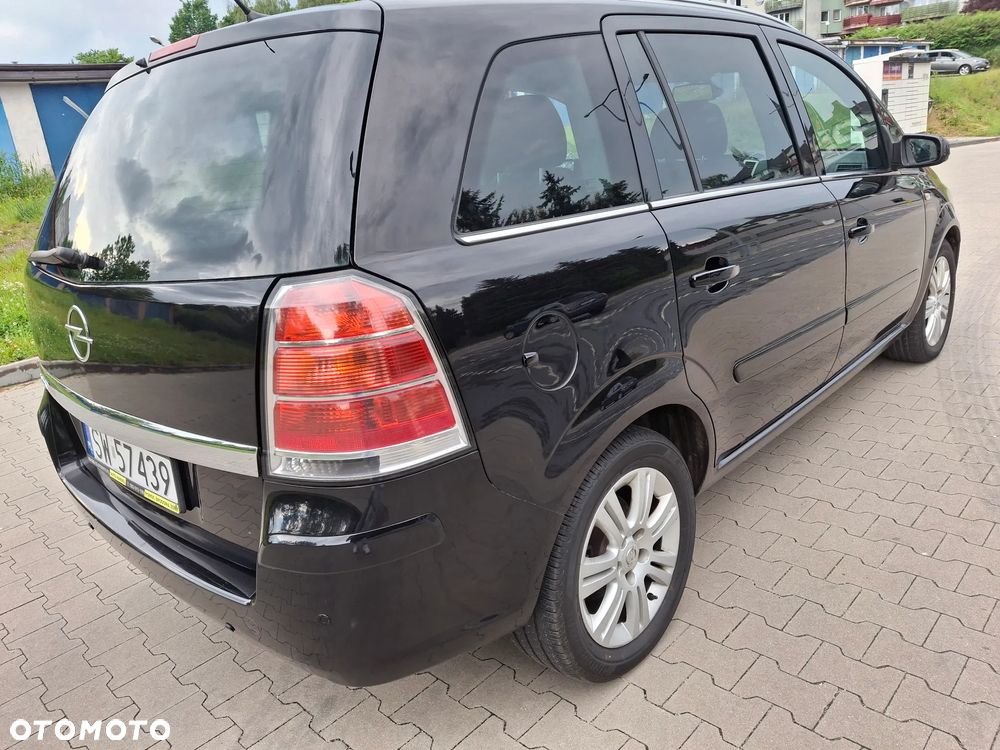 Opel Zafira 1.8 Sport - 17