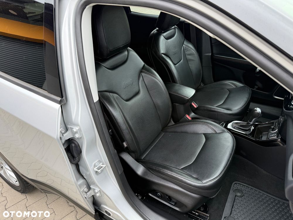Jeep Compass 1.3 T-GDI I4 Automatik Limited - 32