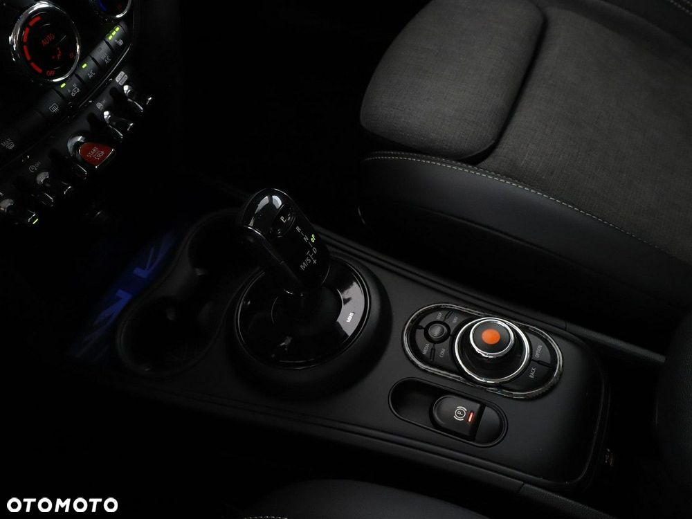 MINI Countryman Cooper D ALL4 - 28