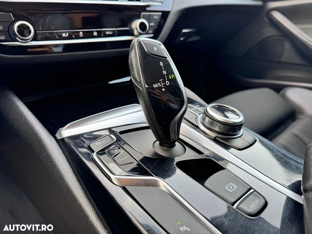 BMW Seria 5 520d xDrive AT - 21