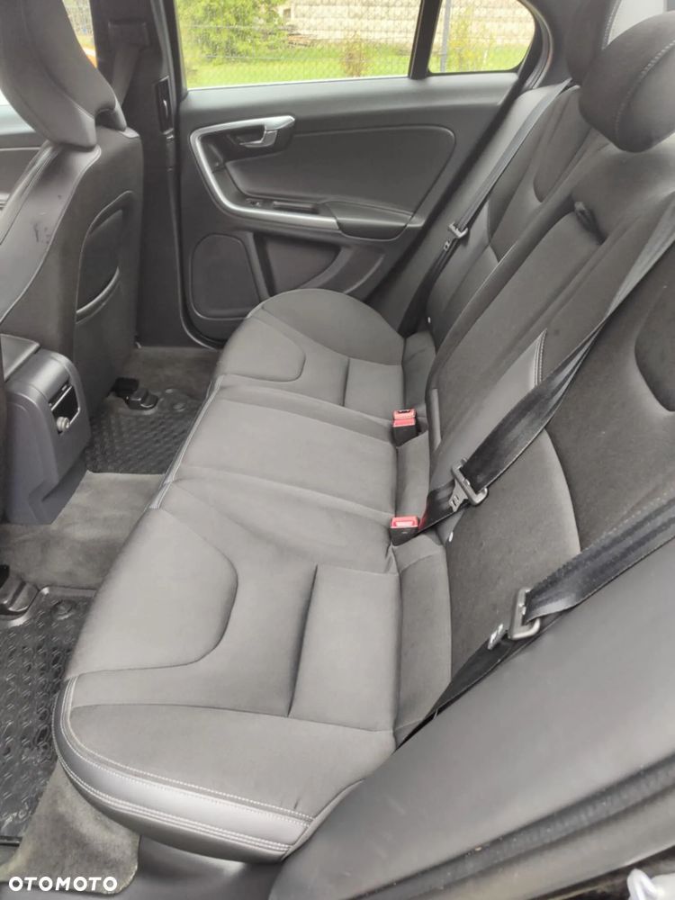 Volvo S60 D3 Drive-E Momentum - 4