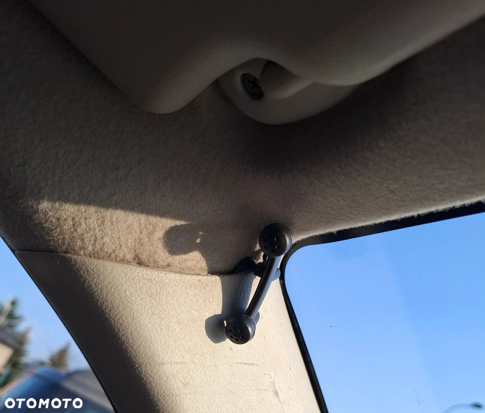 Suzuki Grand Vitara 2.0 - 26