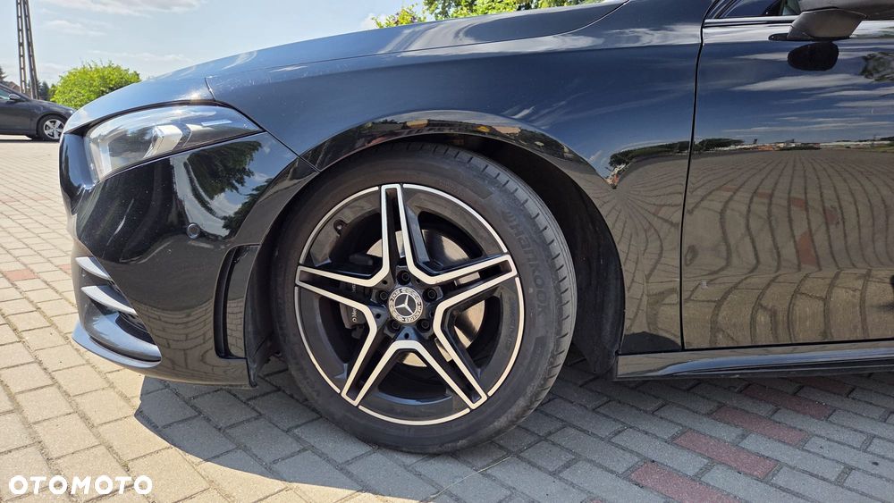 Mercedes-Benz Klasa A 180 AMG Line 7G-DCT - 3