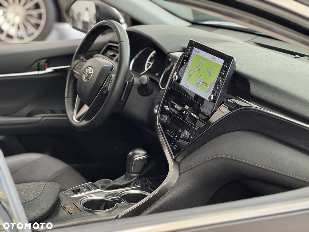 Toyota Camry 2.5 Hybrid Executive CVT - 38