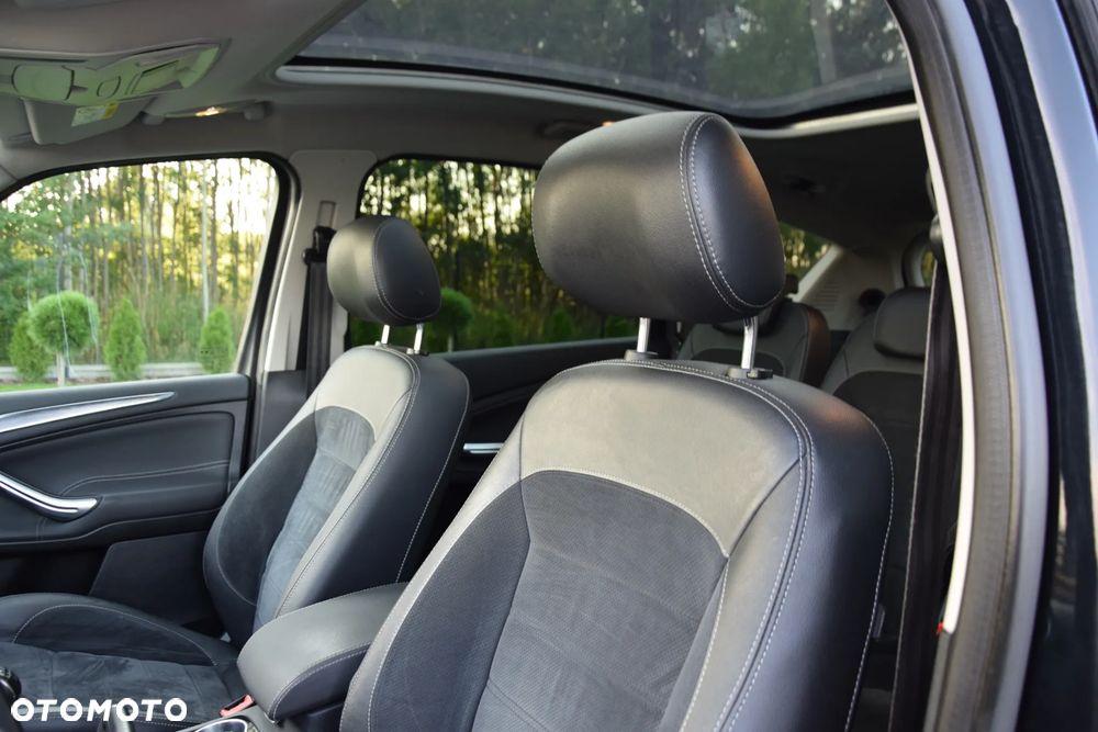 Ford S-Max 2.0 TDCi DPF Titanium - 37