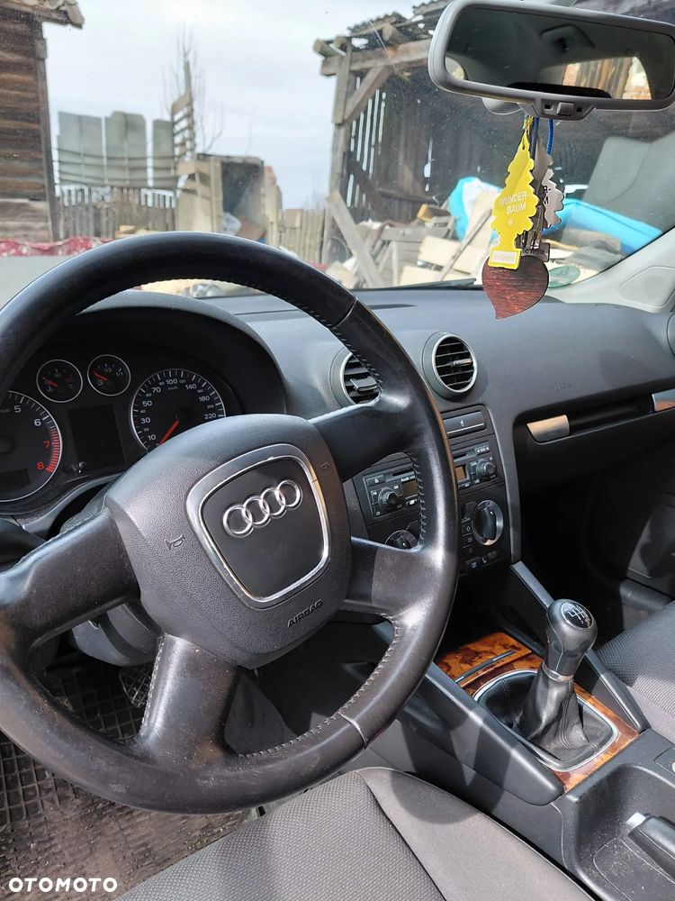 Audi A3 3-drzwiowe 1.6 FSI Ambiente - 5