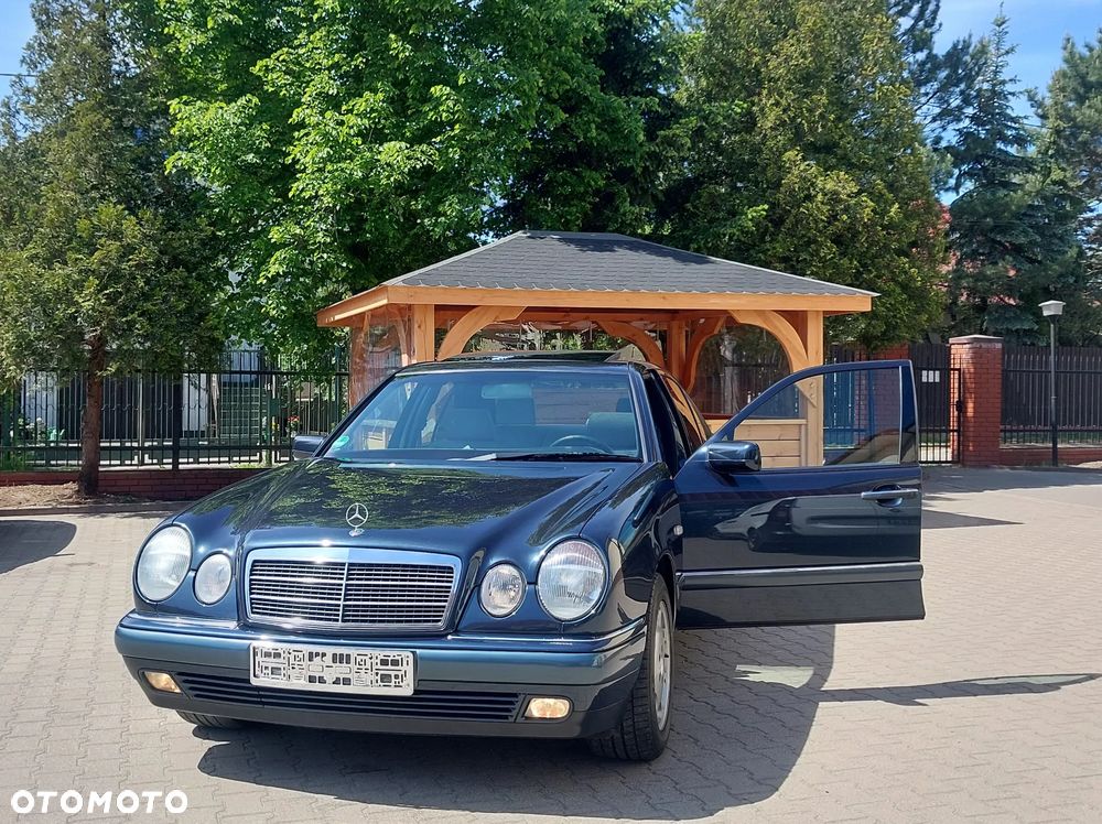 Mercedes-Benz Klasa E - 12