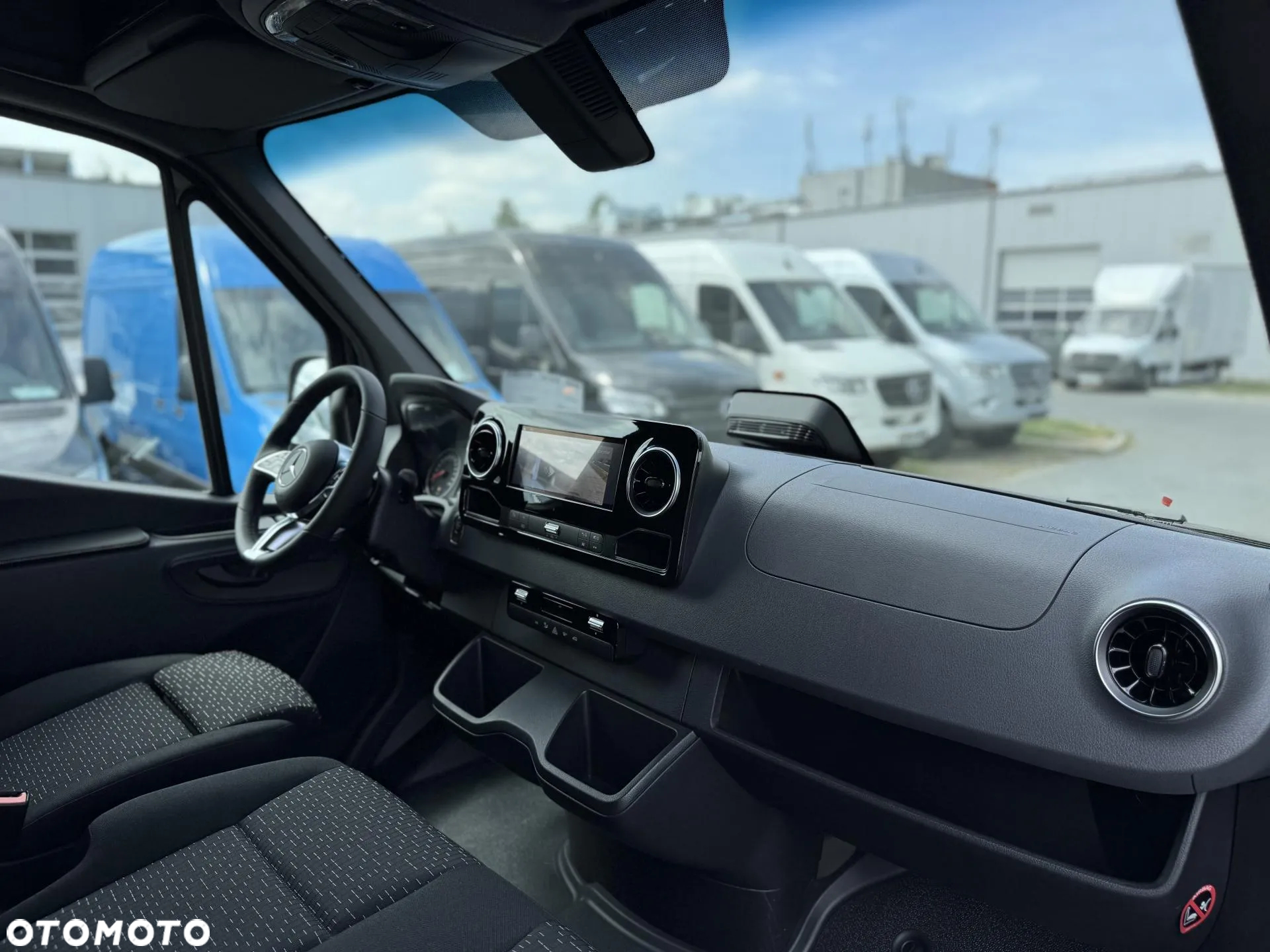 Mercedes-Benz Sprinter - 11