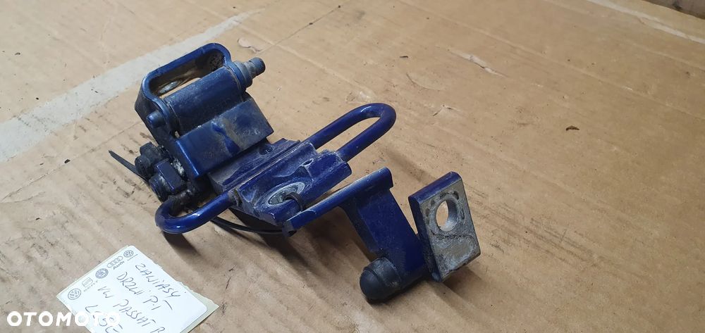 Zawias zawiasy drzwi prawy tył para VW Passat B6 - 5