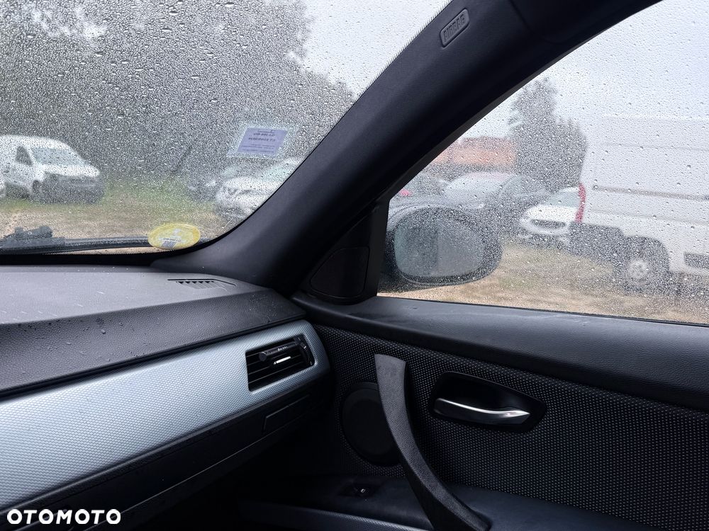 BMW Seria 3 335i Touring Edition Sport - 27