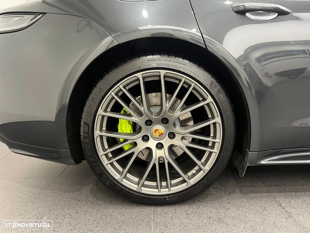 Porsche Panamera - 17